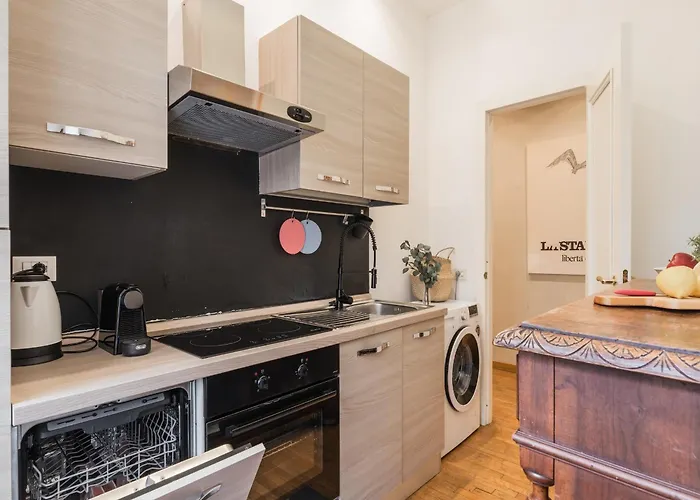 Apartment The Rent - Charming Flat Near Colosseo *