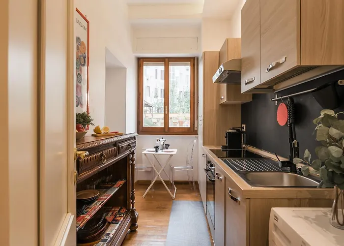 Apartment The Rent - Charming Flat Near Colosseo Rom